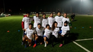 Foto degli 11 ragazzi che hanno provato i test atletici con la maglietta contro la violenza sulle donne